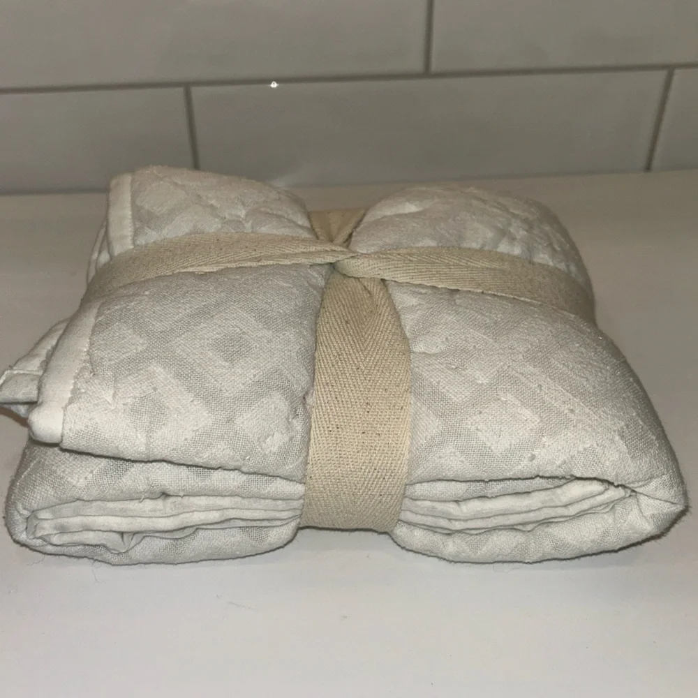 West Elm Frayed Diamond Jacquard Euro Pillow Sham Cushion Cover Ivory 26” X 26”